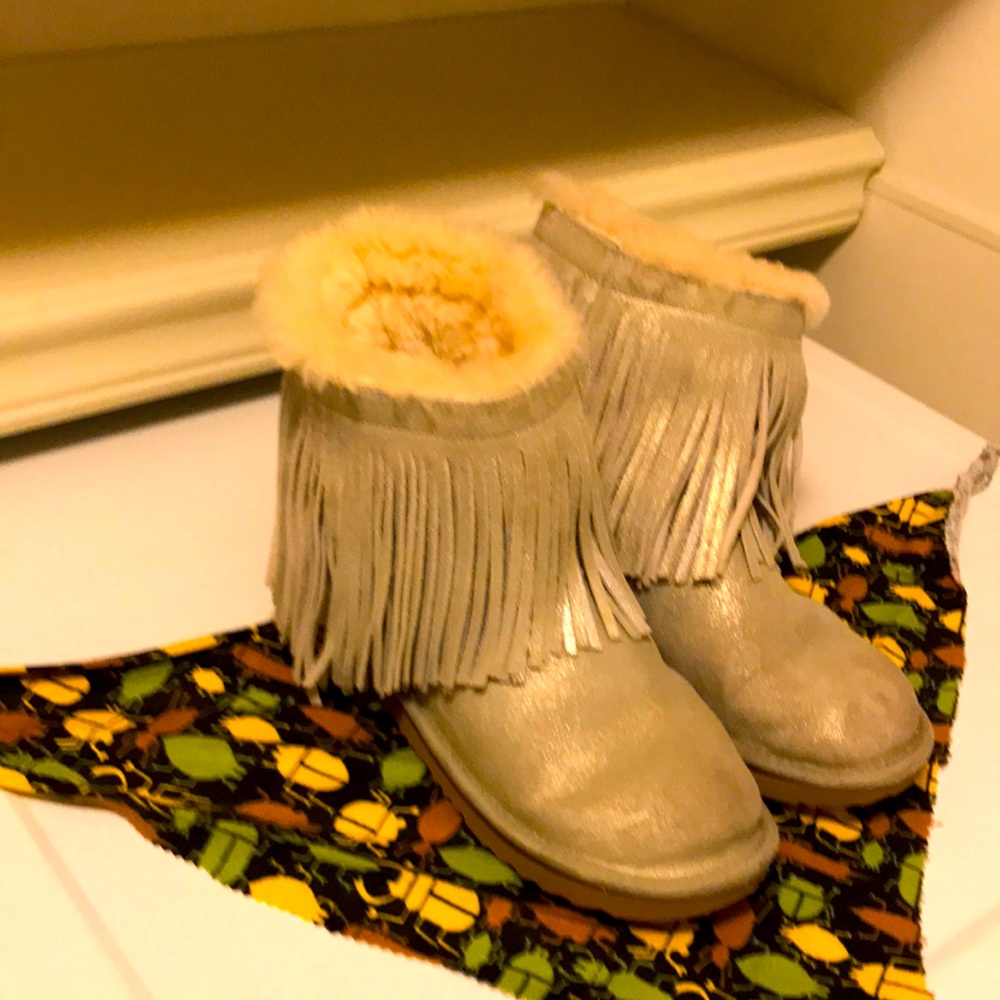 UGG BOOTS